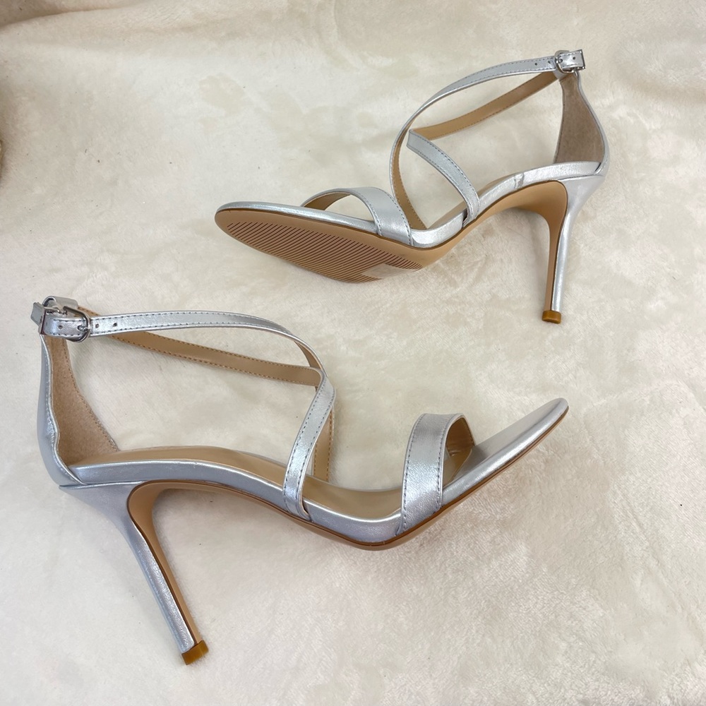 LAUREN RALPH LAUREN Women's Gabriele Dress
Silver Straps Sandals 8.5 B, G 107 - Picture 12 of 13